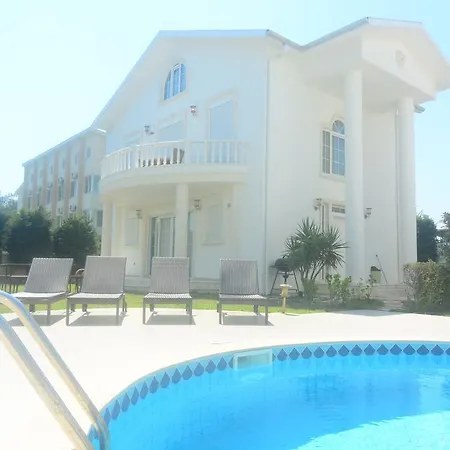 Penelope * Belek